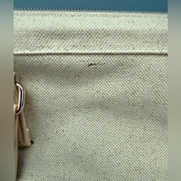 Beis ‘The Weekender’ tote in Beige - Picture 10 of 10